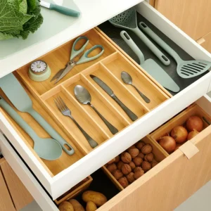 Shop CASA AXELLE Talheres 16 Peças Preto